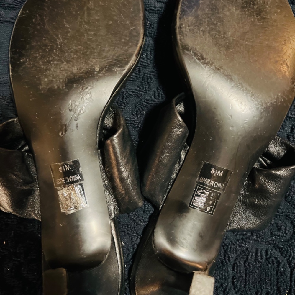 Heels - Picture 4 of 6
